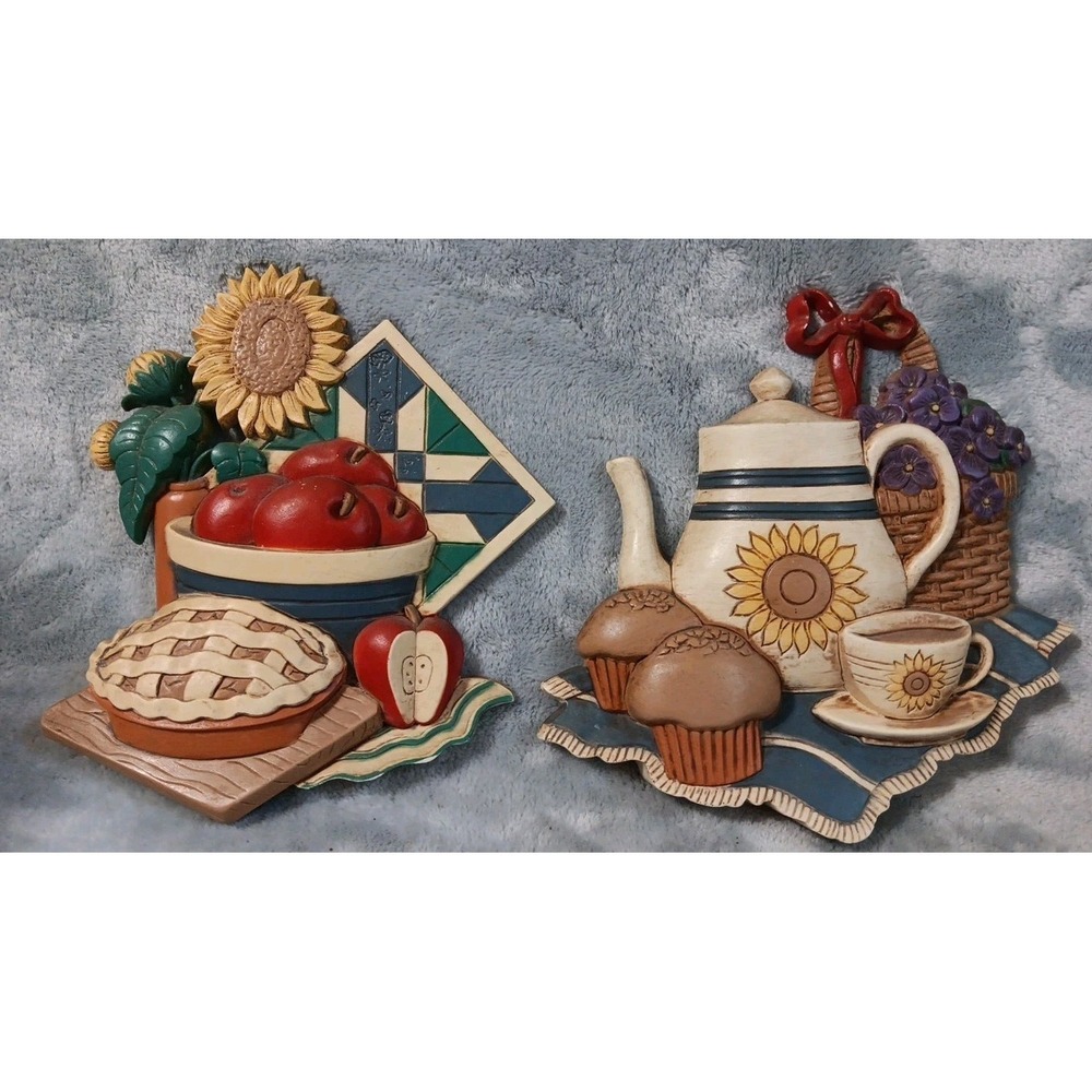 1997 Homco Kitchen Wall Hangings Set Of 2 Teapot Bread Pie Apples Sunflower READ